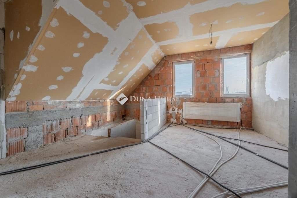 Eladó családi ház, Gödön 99.9 M Ft, 6 szobás