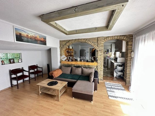 Eladó családi ház, Kecskeméten 41.9 M Ft, 5 szobás
