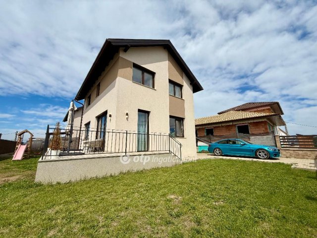 Eladó családi ház, Vácrátóton 115.99 M Ft, 3 szobás