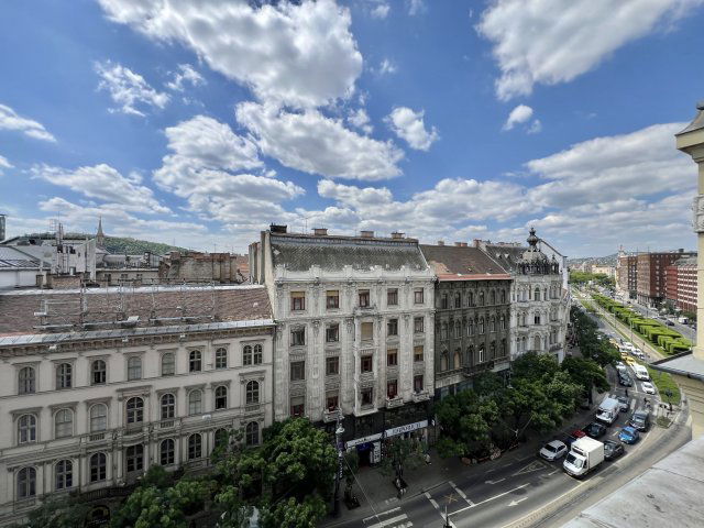 Eladó téglalakás, Budapesten, VII. kerületben 75.9 M Ft