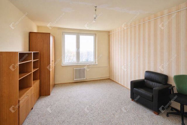 Eladó panellakás, Szegeden 48.4 M Ft, 3 szobás