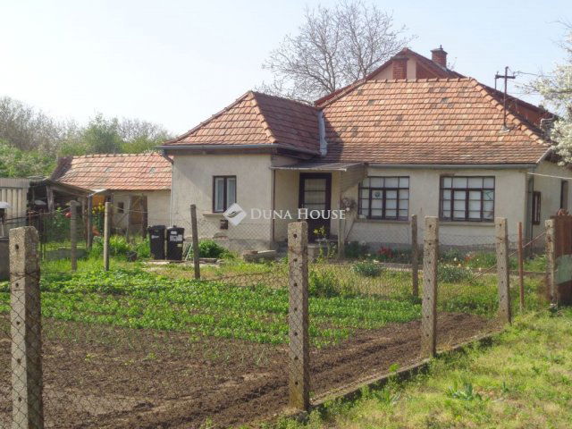 Eladó családi ház, Székesfehérvárott 45 M Ft, 1 szobás
