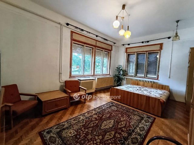 Eladó családi ház, Jászapátiban 23.5 M Ft, 3 szobás