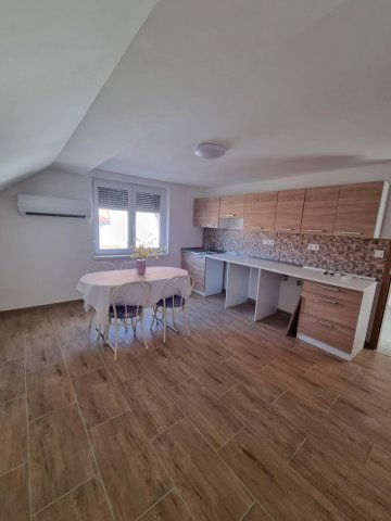 Eladó téglalakás, Balatongyörökön 64.9 M Ft, 4 szobás