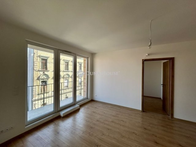 Eladó téglalakás, Budapesten, VIII. kerületben 91.39 M Ft