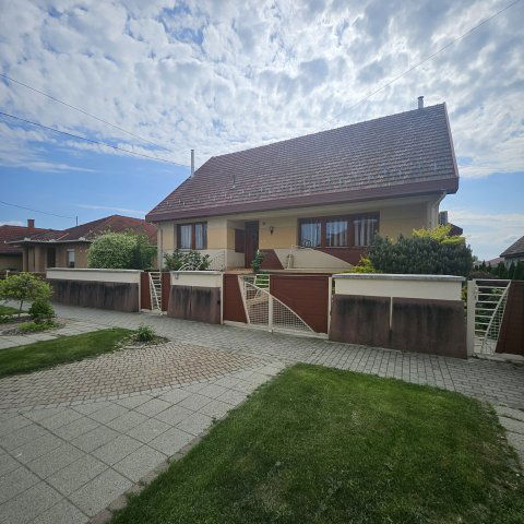 Eladó családi ház, Dabason 119 M Ft, 4 szobás