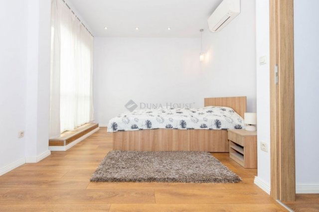 Eladó téglalakás, Zalaegerszegen 99.99 M Ft, 4 szobás