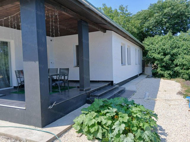 Eladó családi ház, Cegléden 117 M Ft, 4 szobás