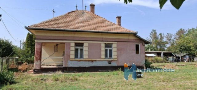 Eladó családi ház, Bárándon 6 M Ft, 2 szobás