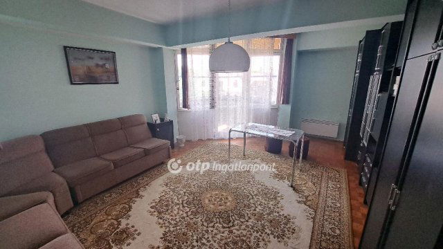 Eladó téglalakás, Mezőhegyesen 16.5 M Ft, 3 szobás