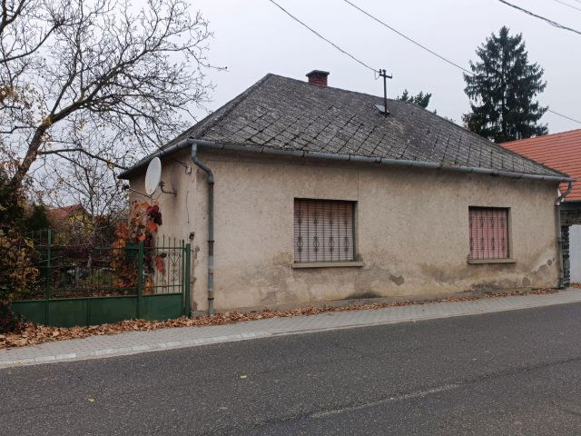 Eladó családi ház, Nemesgulácson 34.5 M Ft, 2 szobás