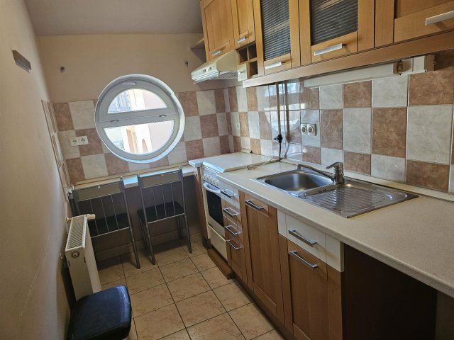 Kiadó téglalakás, albérlet, Pécsett 190 E Ft / hó, 2 szobás