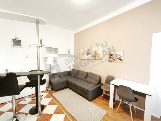 Kiadó téglalakás, albérlet, I. kerületben, Avar utcában