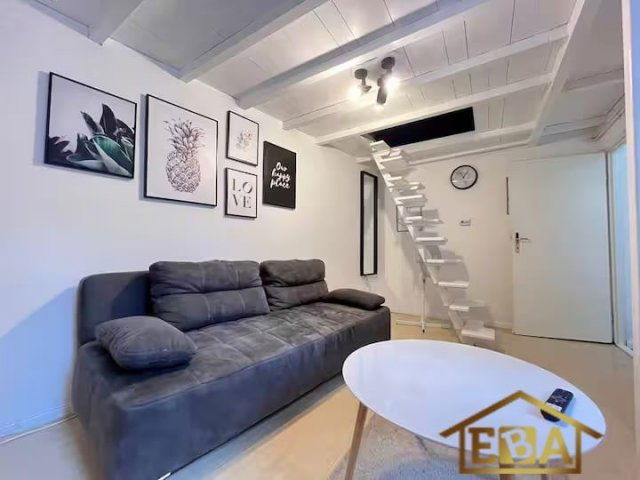 Kiadó téglalakás, albérlet, VI. kerületben, Nagymező utcában