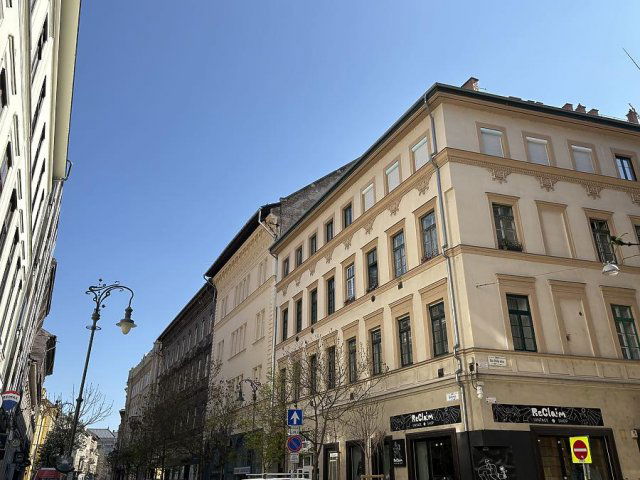 Eladó téglalakás, Budapesten, VII. kerületben 114.9 M Ft