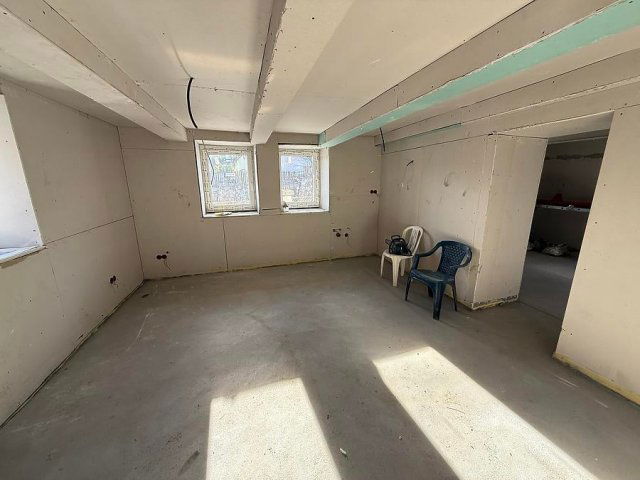 Eladó családi ház, Budakalászon 56.9 M Ft, 2 szobás