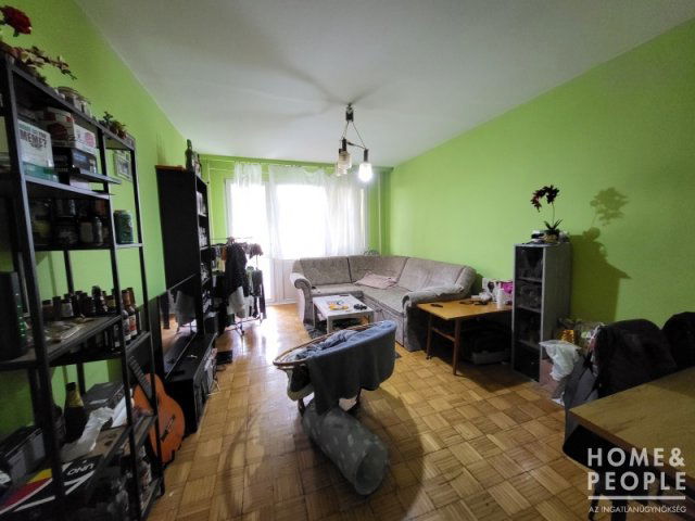 Eladó téglalakás, Szegeden 47.99 M Ft, 2 szobás