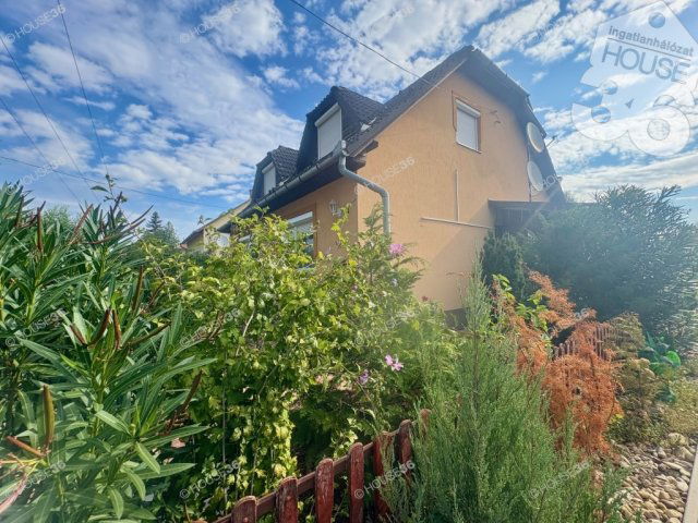 Eladó családi ház, Cserkeszőlőn 83.4 M Ft, 7 szobás