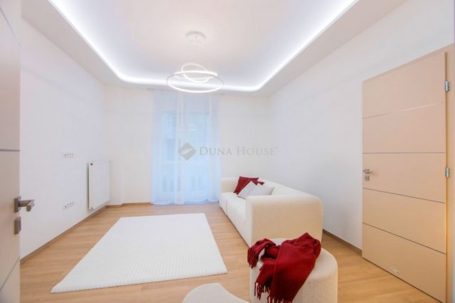 Eladó téglalakás, Budapesten, V. kerületben 139 M Ft, 2 szobás