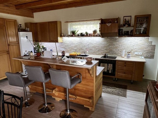 Eladó családi ház, Sárbogárdon 65.5 M Ft, 5 szobás