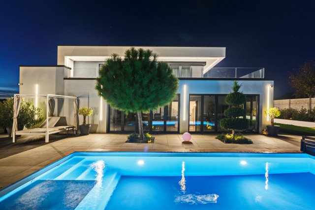 Eladó családi ház, Debrecenben 289 M Ft, 6 szobás