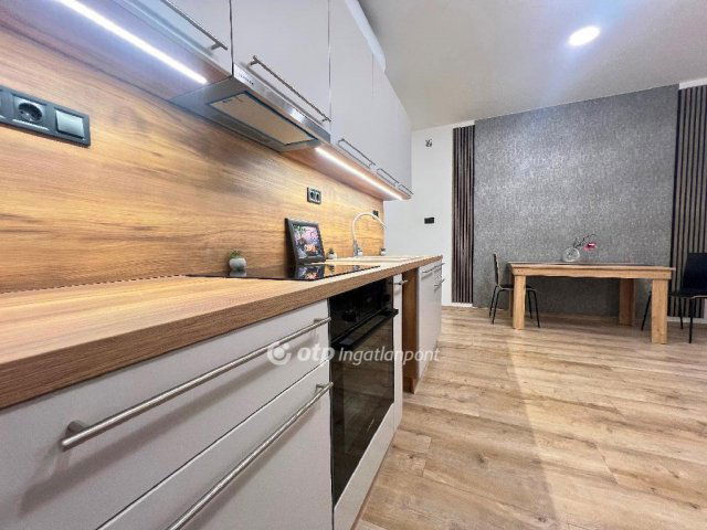 Eladó téglalakás, Budapesten, VI. kerületben 179 M Ft