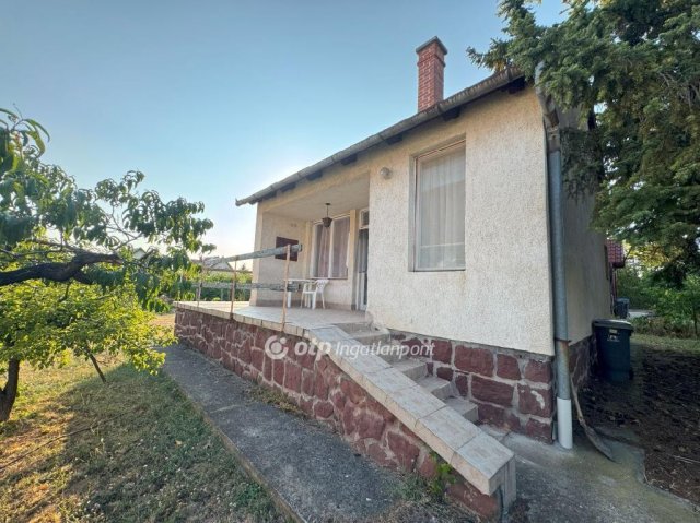 Eladó nyaraló, Alsóörsön 57 M Ft, 1+1 szobás