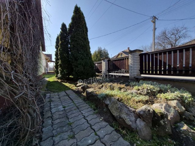 Eladó családi ház, Sarudon 30 M Ft, 2 szobás