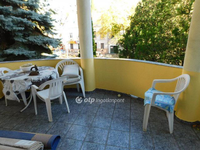 Eladó iroda, Pécsett 329 M Ft, 9 szobás / költözzbe.hu