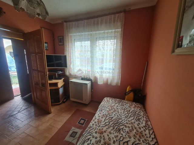 Eladó családi ház, Budapesten, XX. kerületben, Debrecen utcában