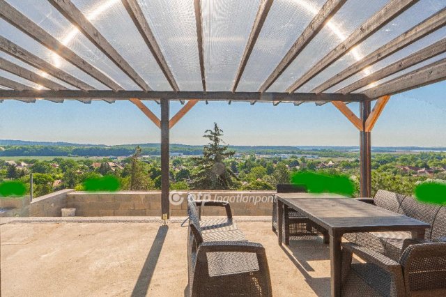 Eladó családi ház, Pákozdon 175 M Ft, 5 szobás
