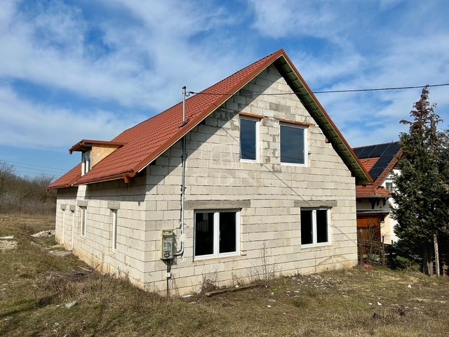 Eladó családi ház, Vácdukán 67.9 M Ft, 5 szobás