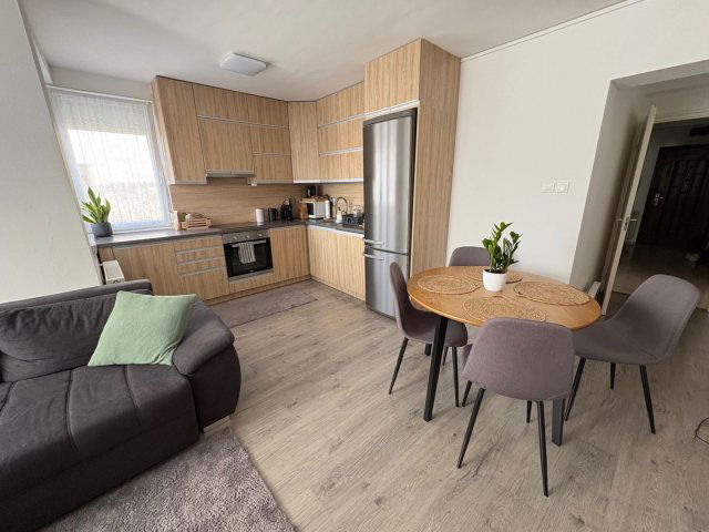 Eladó téglalakás, Debrecenben 75 M Ft, 3 szobás