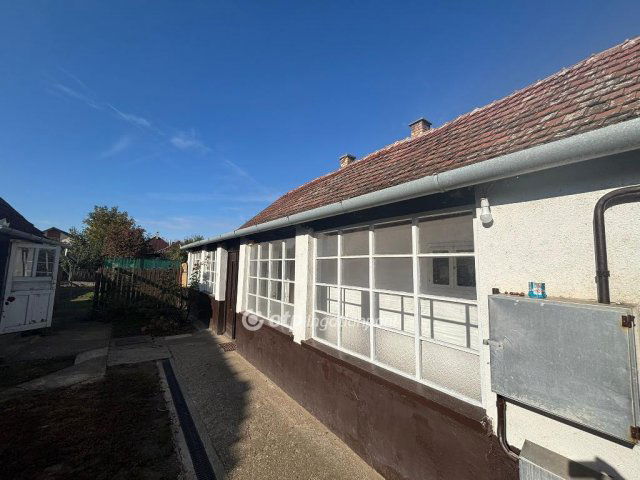 Eladó családi ház, Hajdúböszörményen 42 M Ft, 3+1 szobás