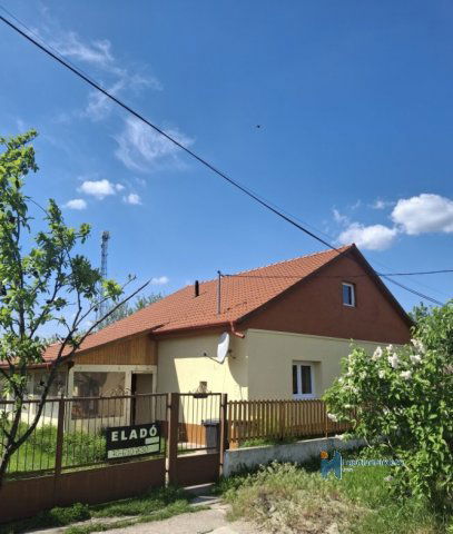 Eladó családi ház, Tiszabábolnán 24 M Ft, 2 szobás