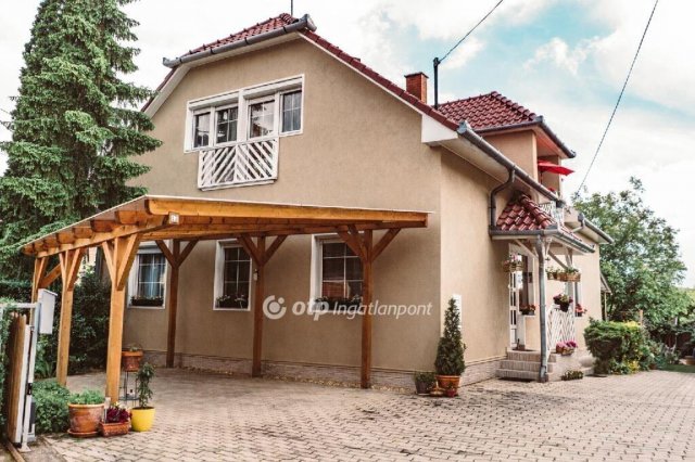 Eladó családi ház, Egerben 139 M Ft, 7 szobás