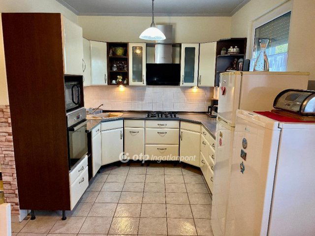 Eladó családi ház, Sülysápon 134.9 M Ft, 5+1 szobás