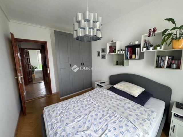 Eladó panellakás, Budapesten, XVI. kerületben 98.9 M Ft, 4 szobás