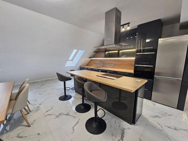 Eladó téglalakás, Debrecenben 155 M Ft, 4 szobás