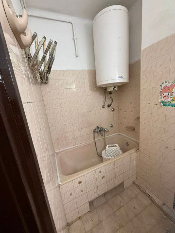 Eladó téglalakás, Esztergomban 39.9 M Ft, 1+2 szobás