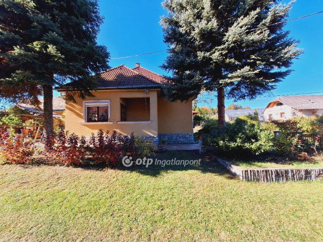 Eladó családi ház, Felcsúton 74.9 M Ft, 2+1 szobás