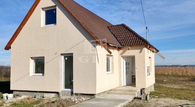 Eladó családi ház, Ongán 31 M Ft, 3 szobás