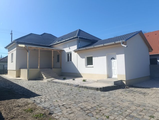 Eladó családi ház, Bagon 79.9 M Ft, 5 szobás