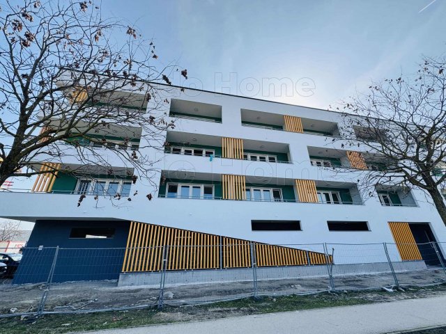 Eladó téglalakás, Győrött 43 M Ft, 2 szobás