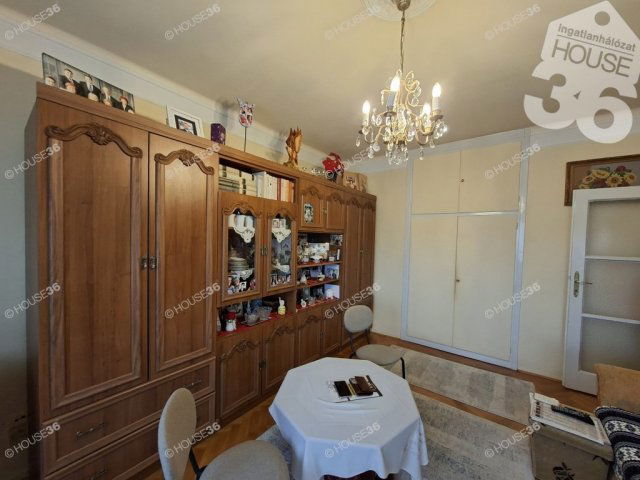 Eladó téglalakás, Kiskunfélegyházán 39 M Ft, 2 szobás