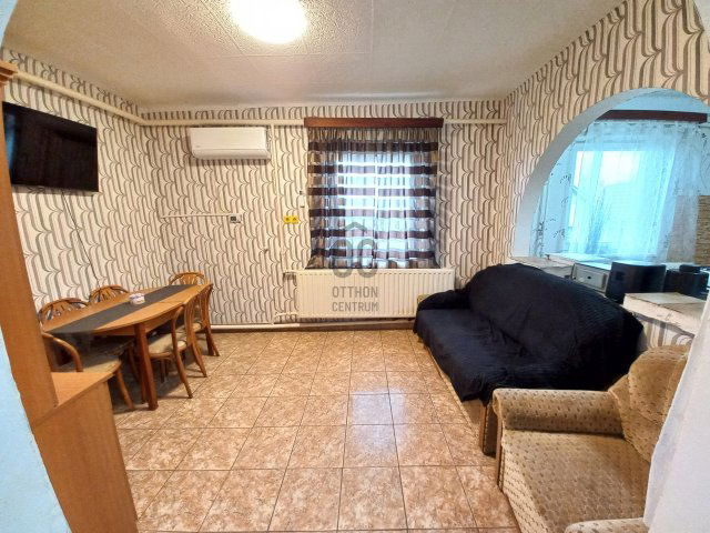Eladó családi ház, Tiszacsegén 22 M Ft, 2 szobás
