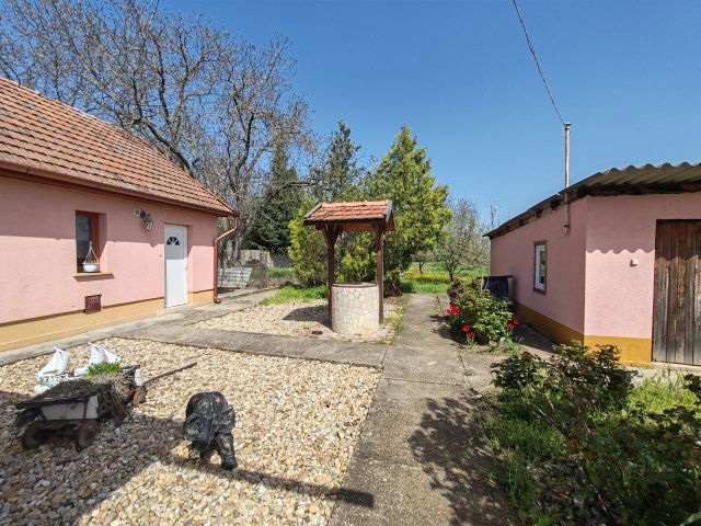 Eladó családi ház, Rákóczifalván 30.9 M Ft, 3 szobás