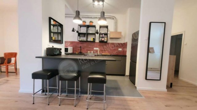 Kiadó téglalakás, albérlet, VIII. kerületben, Baross utcában