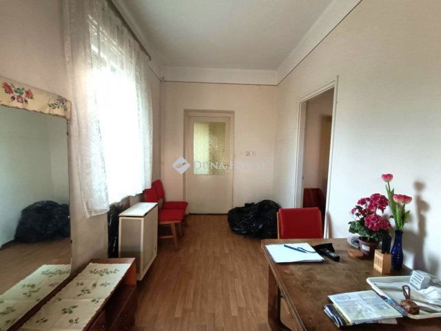 Eladó családi ház, Jászkarajenőn 13.9 M Ft, 1 szobás