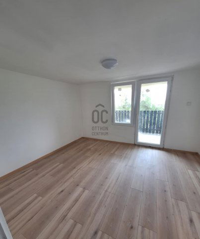 Eladó családi ház, Újszászon 30 M Ft, 4 szobás